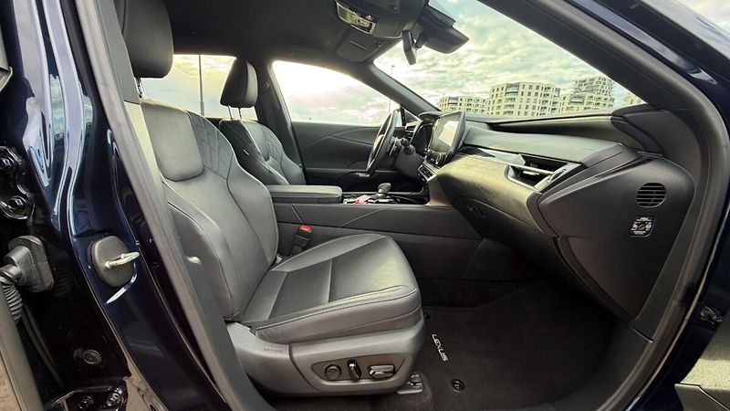 Lexus RX 350h 350H 2,5 HEV COMFORT TOP - fotka 17 z 27