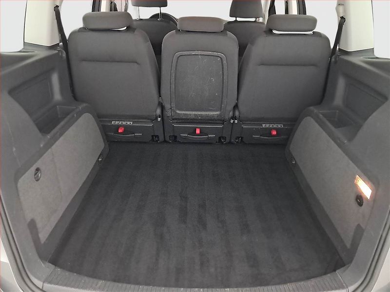 Volkswagen Touran (2012) 1.6 TDI, Tempomat - fotka 13 z 14