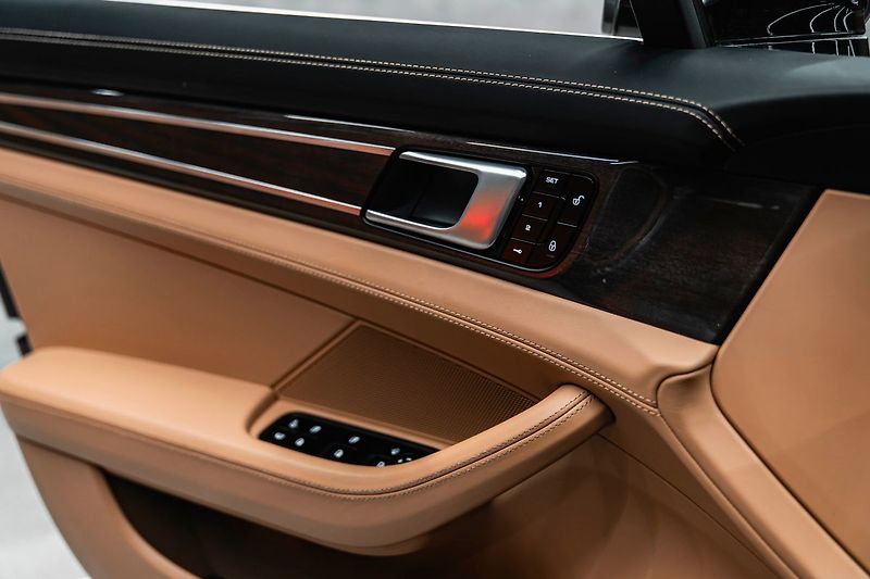 Porsche Panamera Turbo S E-hybrid, SportDesign, - fotka 15 z 25
