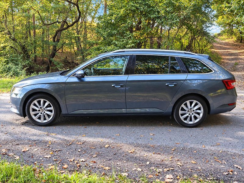 Škoda Superb 2,0 TDI DSG 110kW Style Navi - fotka 4 z 47