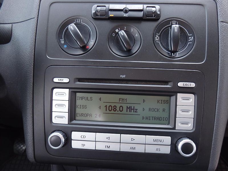 Volkswagen Caddy 2,0i KLIMA ECOFUEL  - fotka 13 z 17