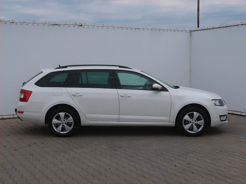 Škoda Octavia (2014) Elegance 2.0 TDI, 4X4 - fotka 6 z 17