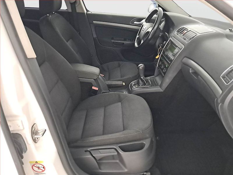 Škoda Octavia (2007) 1.9 TDI, po STK, Tažné - fotka 9 z 16