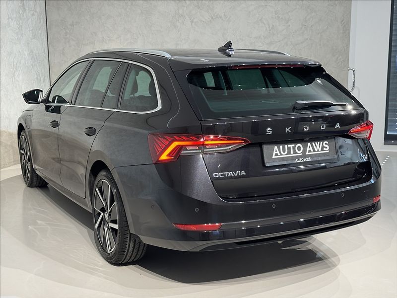 Škoda Octavia 1,4 TSi  iV DSG Style Virtual - fotka 9 z 49