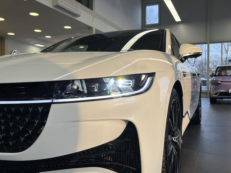 Voyah PASSION (2025) PHEV 4x4 - fotka 20 z 20