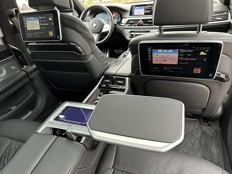 BMW Řada 7 (2019) BMW 745Le xDrive LONG aut. ser - fotka 22 z 57