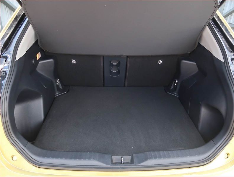 Toyota Yaris Cross (2022) Comfort Style Tech 1.5 VVT-iE - fotka 14 z 17