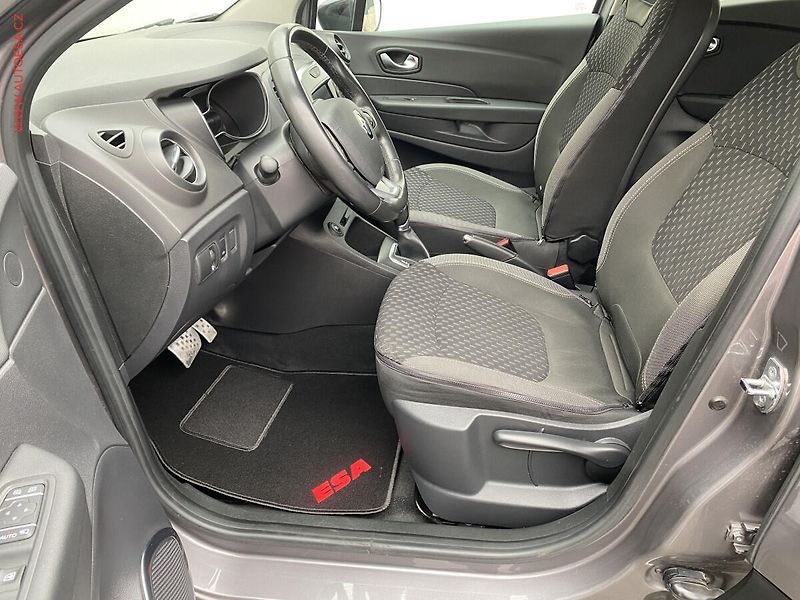 Renault Captur (2017) 1.2TCe, Intense, AT, navi, TZ - fotka 9 z 16