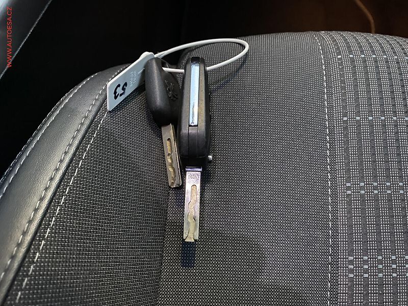 Peugeot 308 (2019) 1.5 HDi, navi, panorama - fotka 18 z 18