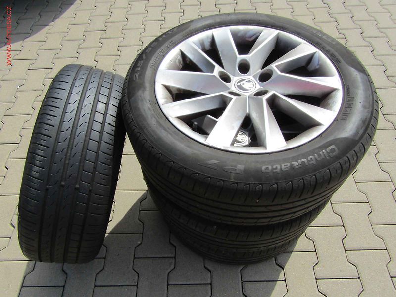 Škoda Superb (2022) 2.0TDi 4x4, ČR, DSG, navi - fotka 18 z 18