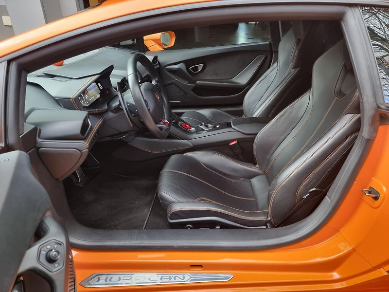 Lamborghini Huracán (2016) LP610-4 ORANGE - SERVIS - fotka 11 z 14