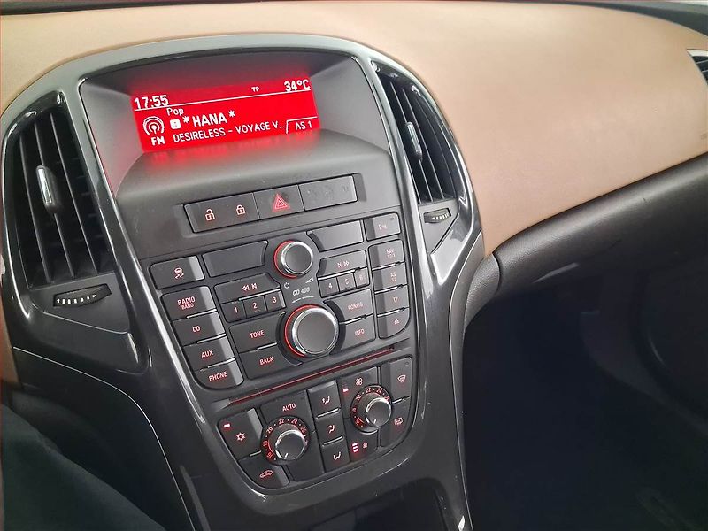 Opel Astra (2013) Cosmo 1.4 T, Serv.kniha - fotka 12 z 20