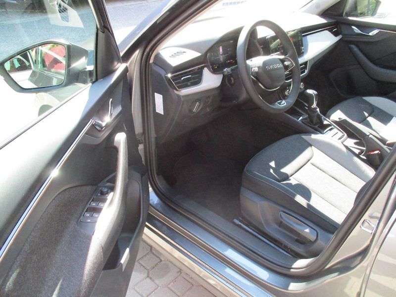 Škoda Kamiq Top Selection 1,0 TSI/85 kW au - fotka 8 z 15