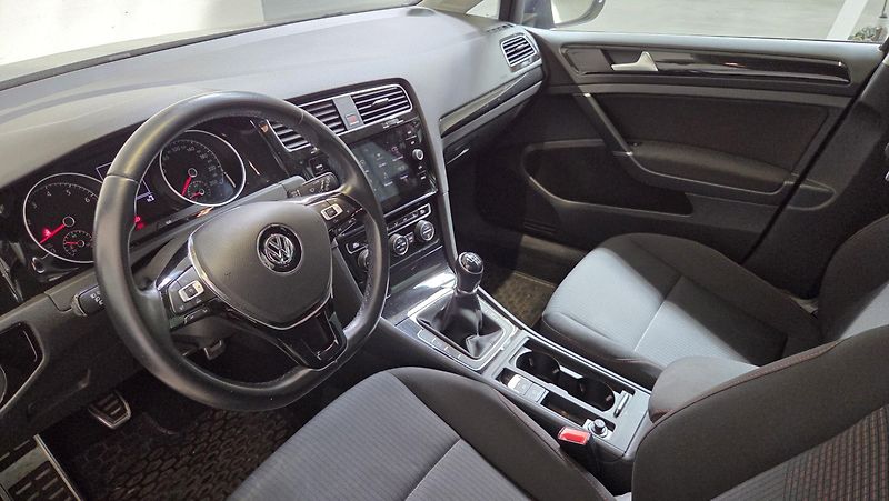Volkswagen Golf - fotka 5 z 6