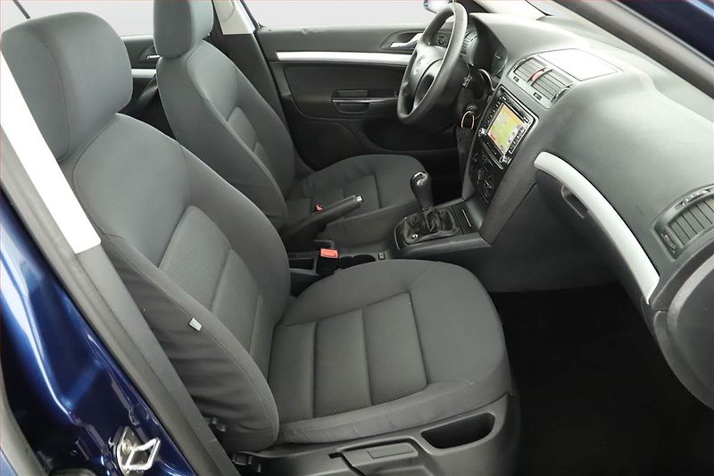 Škoda Octavia (2005) 2.0 TDI, nová STK, Tažné - fotka 7 z 14