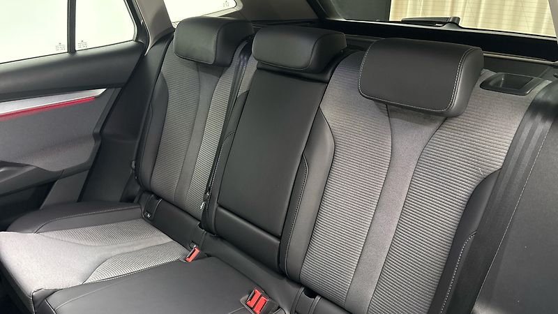 Škoda Enyaq 82 kWh AUT 80 Loft - fotka 16 z 31