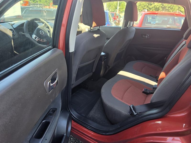 Nissan Qashqai 1.6  - fotka 15 z 19