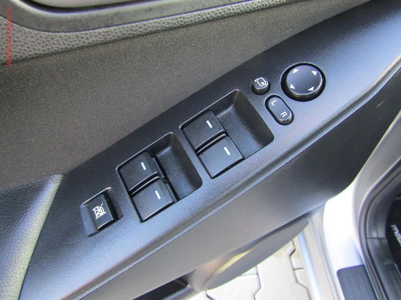 Mazda 3 (2009) 2.0 i, autoAC - fotka 19 z 20