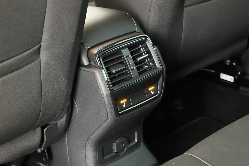 Škoda Karoq (2025) 1.5 TSI, Drive, FullLed - fotka 14 z 16