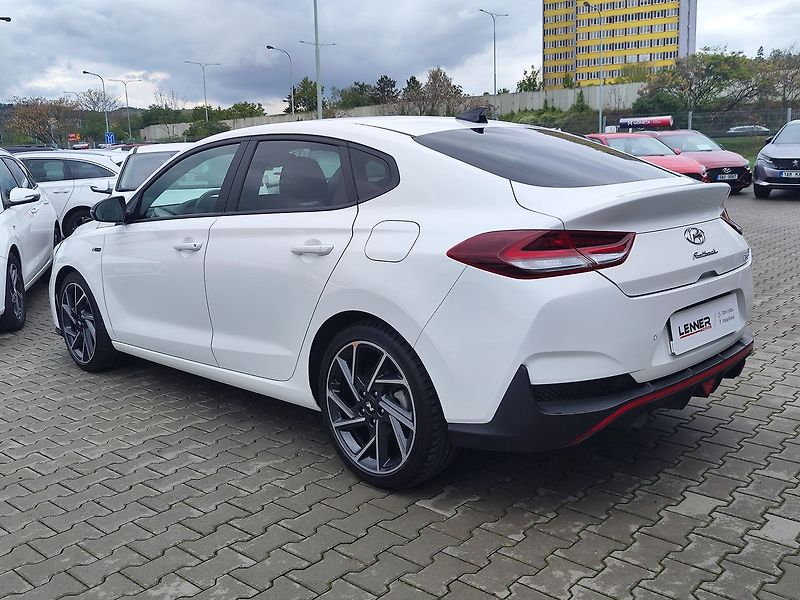 Hyundai i30 1.5 T-GDI/117kW N-Line DCT - fotka 7 z 32