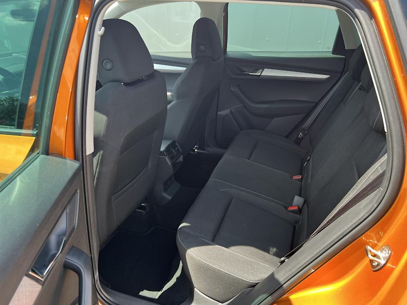 Škoda Karoq (2024) 1. majitel, Koupeno nové v ČR - fotka 24 z 29