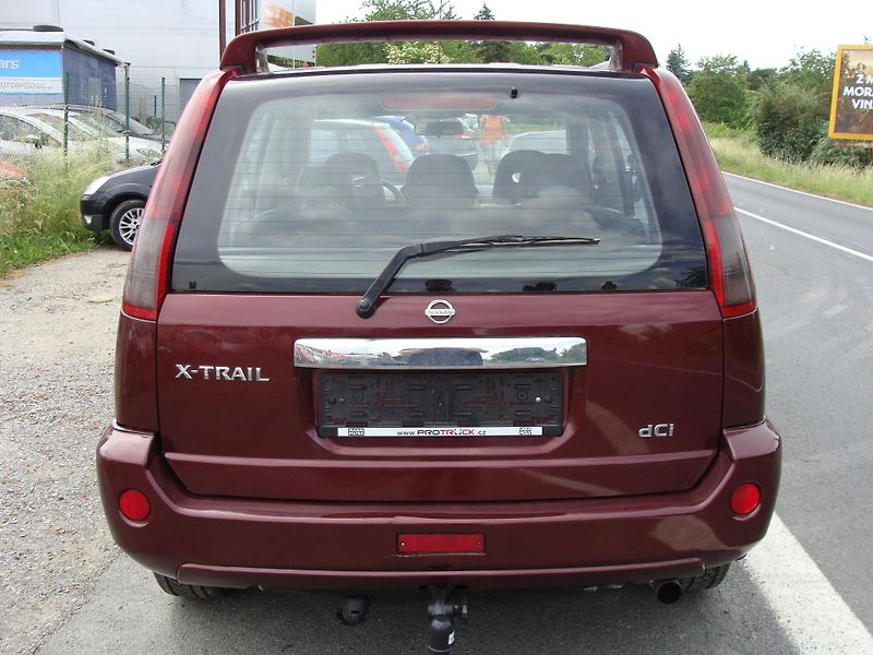 Nissan X-Trail 2.2 DCi, 100 kW, klimatizace - fotka 4 z 27