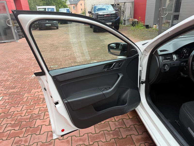Škoda Rapid (2016) 1.4 TSI 92KW, Style Plus - fotka 7 z 18