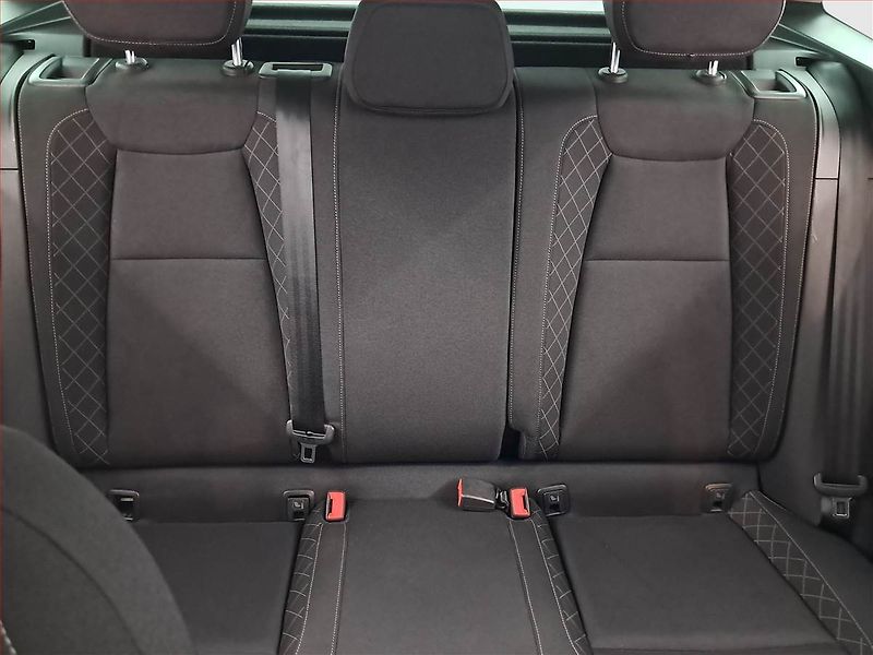 Škoda Karoq (2017) Ambition 1.0 TSI, Serv.kniha - fotka 10 z 20