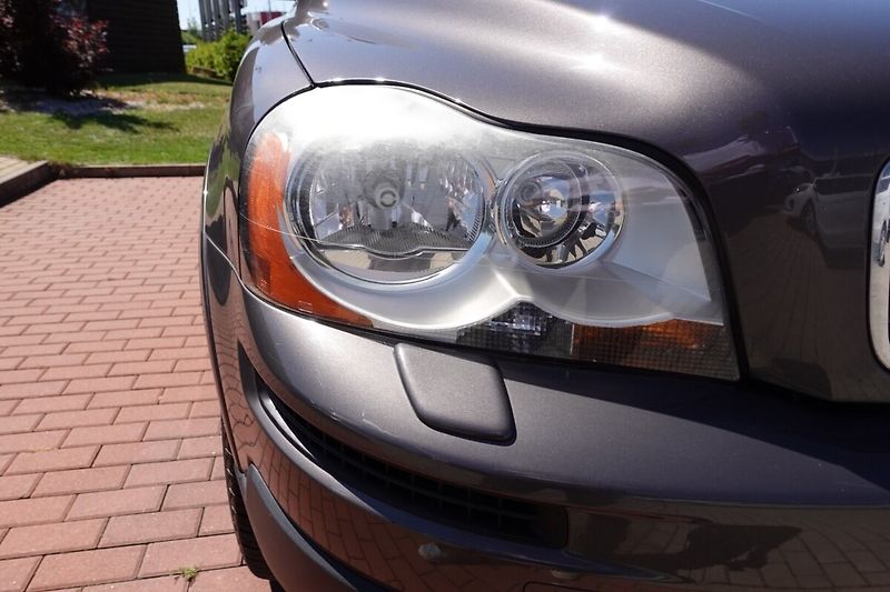 Volvo XC90 ZLEVNĚNO 2,4D5 136kW Summum 4x - fotka 28 z 28