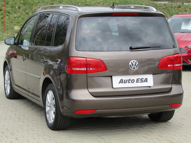 Volkswagen Touran (2011) 1.4 TSi, Highline, DSG - fotka 4 z 21