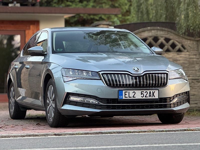 Škoda Superb (2021) 1.4 PHEV 160kW 1.MAJIT. ČR DPH - fotka 3 z 26