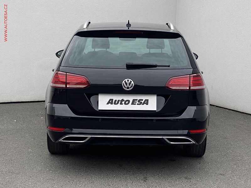 Volkswagen Golf (2018) 2.0 TDi, Highline, LED - fotka 5 z 18