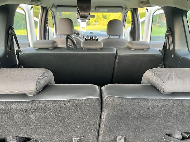 Dacia Lodgy 1.5DCI 79KW,7MÍST,KLIMA,NAVI - fotka 30 z 44