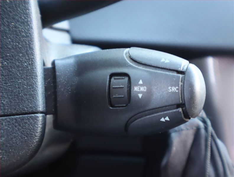 Peugeot 207 (2006) 1.4 HDI, po STK, pěkný stav - fotka 15 z 15