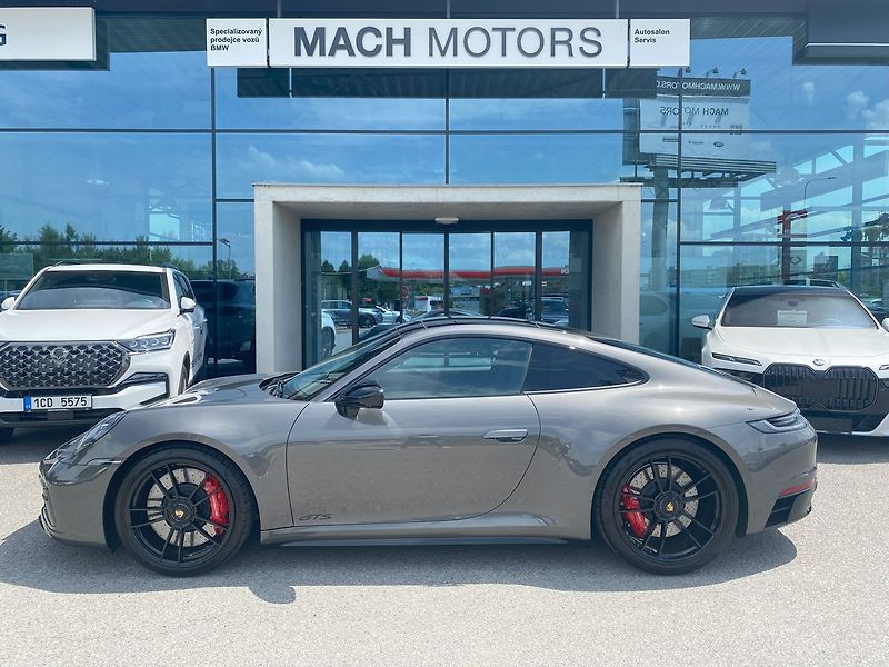 Porsche 911 (2024) Carrera 4 GTS Panorama - fotka 8 z 32