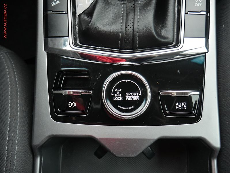 SsangYong Korando (2022) 1.5 TGDi AWD, 1.maj,ČR, AT - fotka 18 z 22