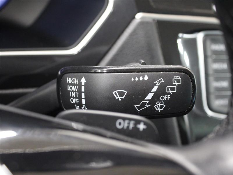 Volkswagen Tiguan 2,0 TDI Highline 4Motion DSG - fotka 21 z 39