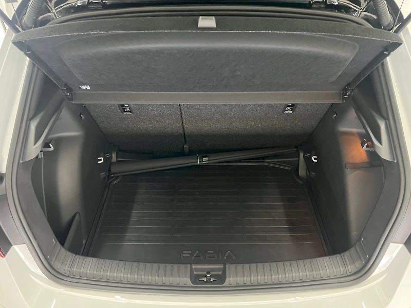 Škoda Fabia (2025) Monte Carlo 1.0TSi 85kW 7°auto - fotka 14 z 25