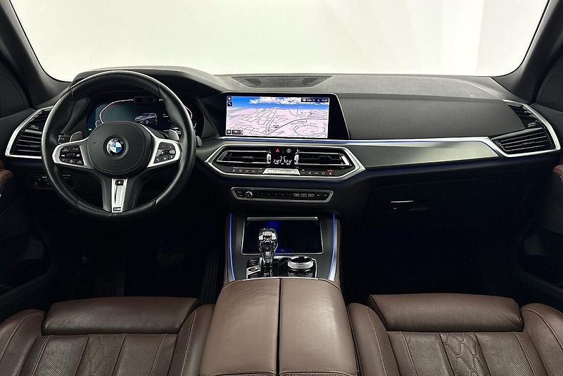 BMW X5 xDrive40i - fotka 16 z 27