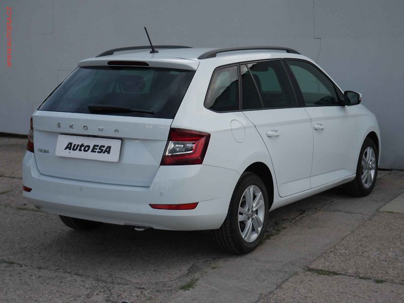 Škoda Fabia (2020) 1.0 TSI, ČR, LED, AC, kamera - fotka 6 z 16