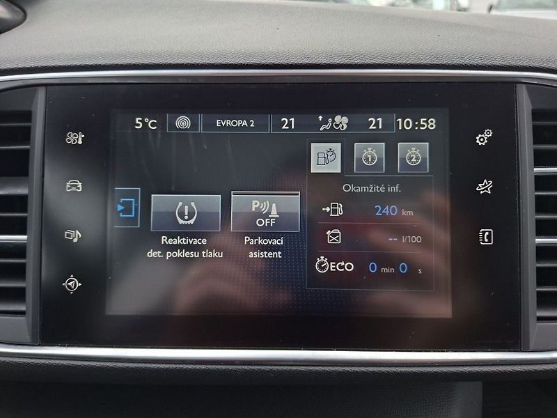 Peugeot 308 SW ALLURE 1,6 BHDi 120k M6 - fotka 22 z 26