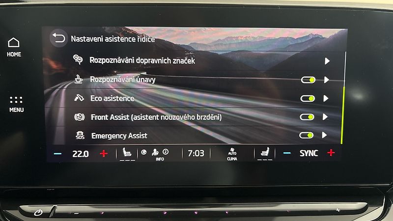 Škoda Octavia 2.0 TDI DSG Style Combi - fotka 25 z 28