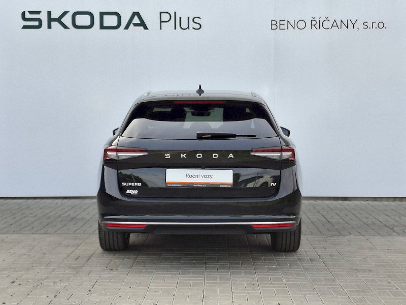 Škoda Superb (2025) Combi iV L&K DSG 1,5TSi 150kW - fotka 12 z 35
