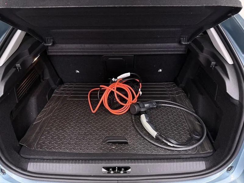Citroën ë-C4 EV 100kW 50kWh SHINE 1.Maj - fotka 13 z 17