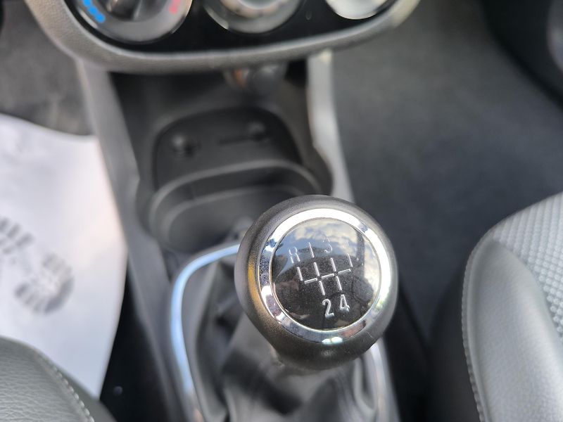Opel Corsa 1.3 DOLOŽENÉ KM,SERVISNÍ KN - fotka 27 z 43