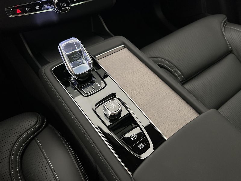 Volvo XC90 (2026) T8 AWD RECHARGE ULTRA BRIGHT - fotka 32 z 51