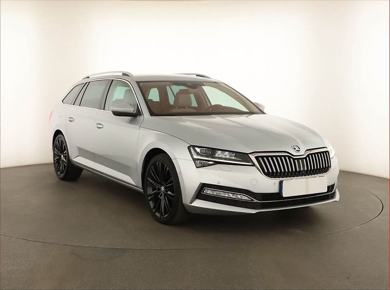 Škoda Superb (2023) Laurin&Klement 2.0 TDI - fotografie inzerátu