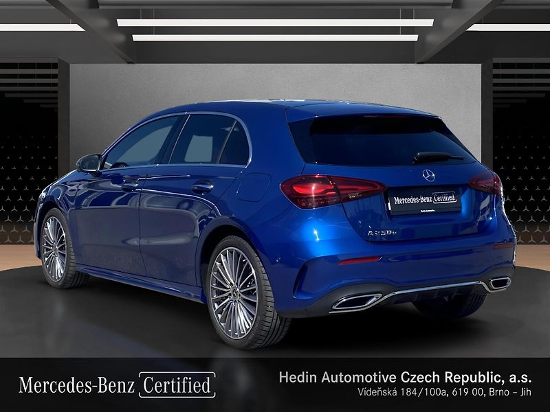 Mercedes-Benz Třídy A A 250 e AMG - fotka 3 z 28