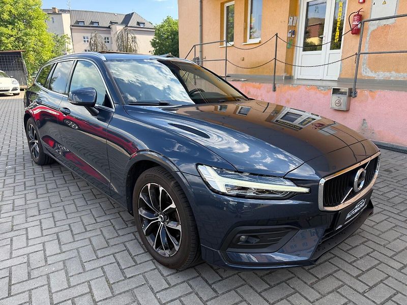 Volvo V60 (2018) D4 Momentum - Automat - 140 kW - fotka 5 z 28