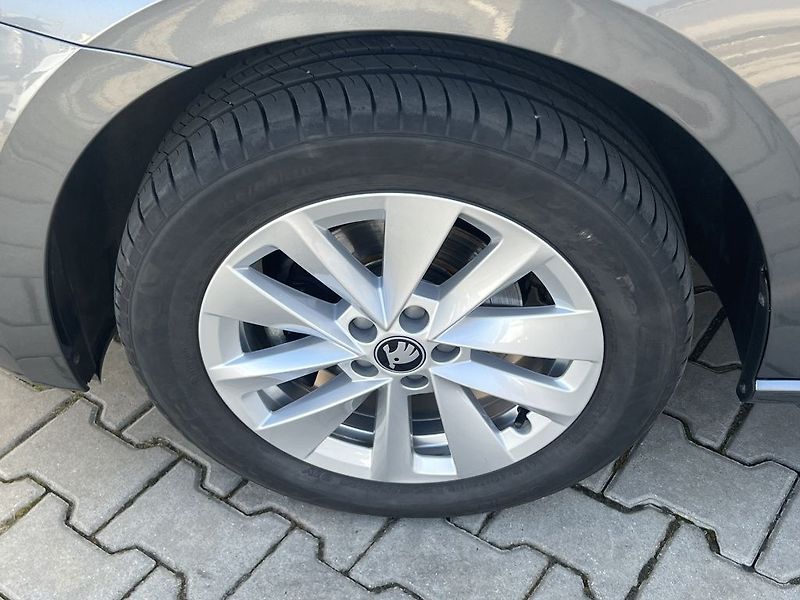 Škoda Scala Selection 1.0 TSI 85 kW - fotka 29 z 29